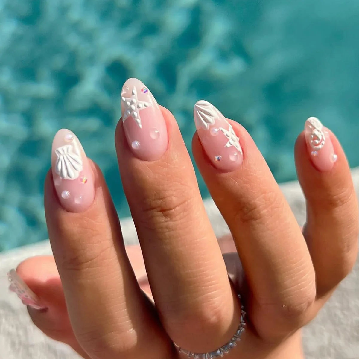 3D Clear Shell Pattern Silver Glitter French Nail Art Summer Fashion False Nails Detachable Finished Fake Nails Press on Nails