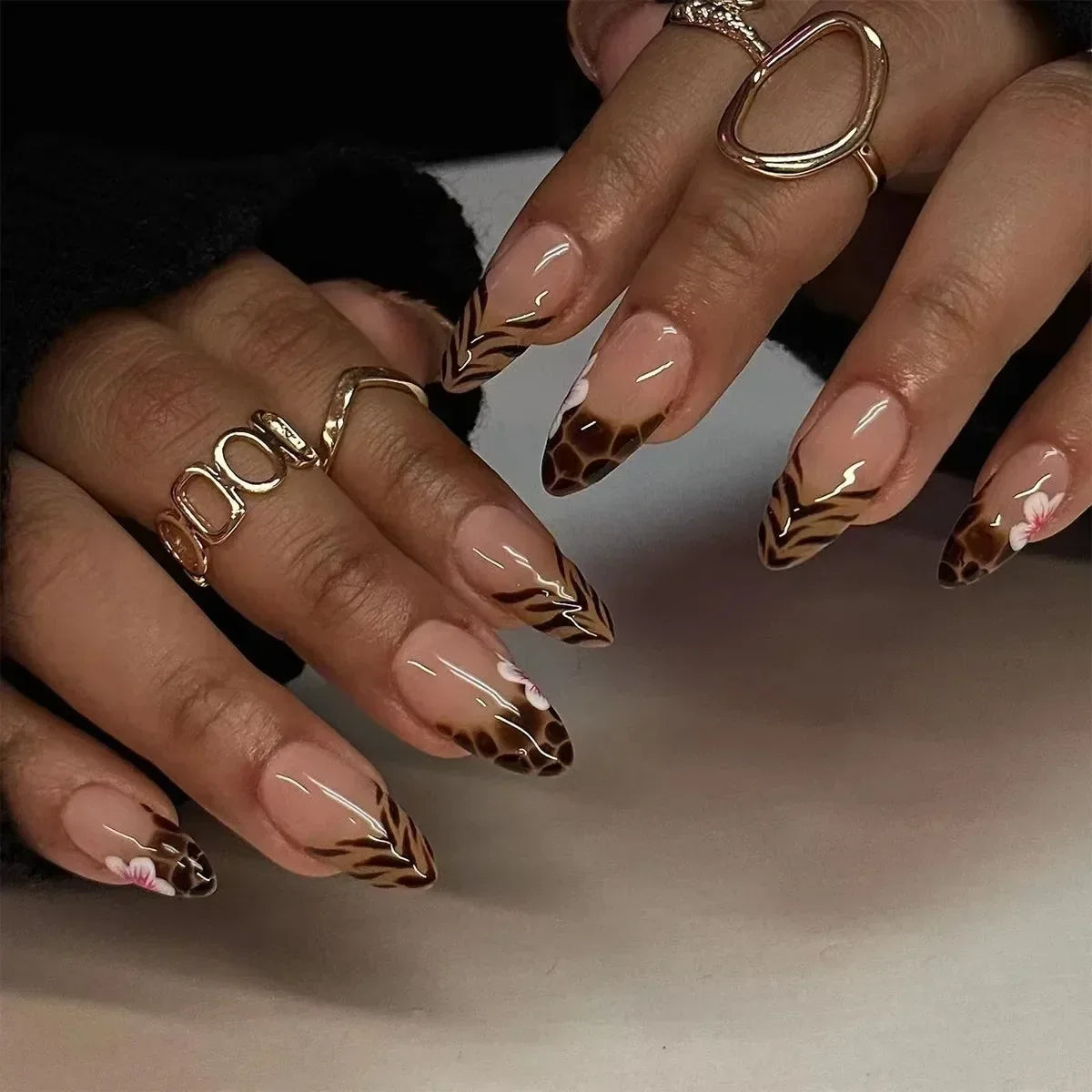 Leopard Print Long Pointed Fake Nails Cherry Flower Star Love Heart Ballet False Nails Art Charms Almond Press on Nails Manicure