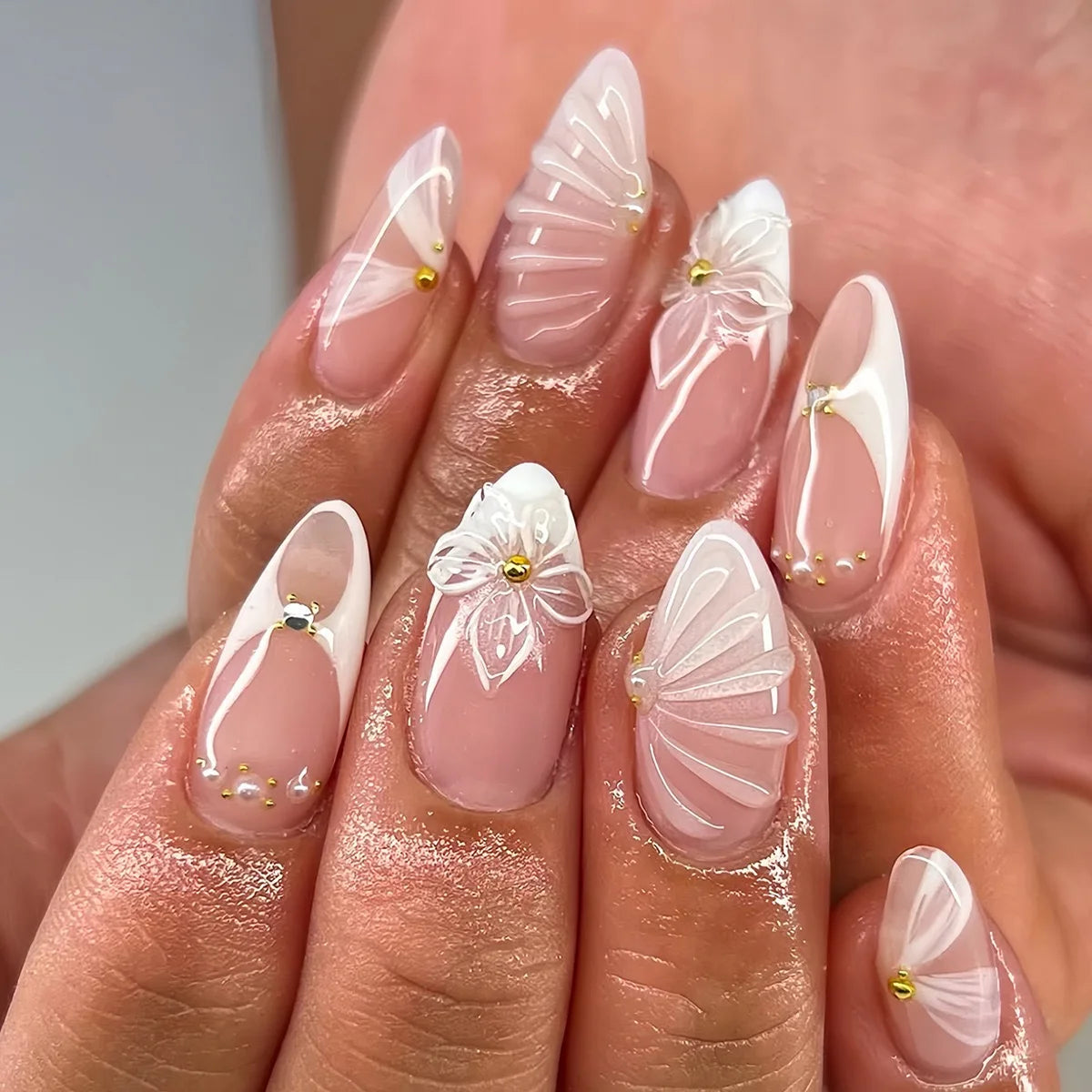 24Pcs Sweet Cool Almond Nail Set Press on Acrylic Nails 3D Floral Butterfly Fake Nail Full Cover French Tip Artificial Nails Art