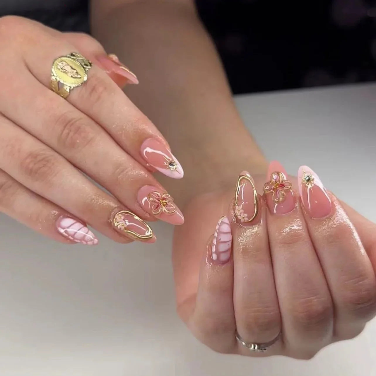 24Pcs Sweet Cool Almond Nail Set Press on Acrylic Nails 3D Floral Butterfly Fake Nail Full Cover French Tip Artificial Nails Art
