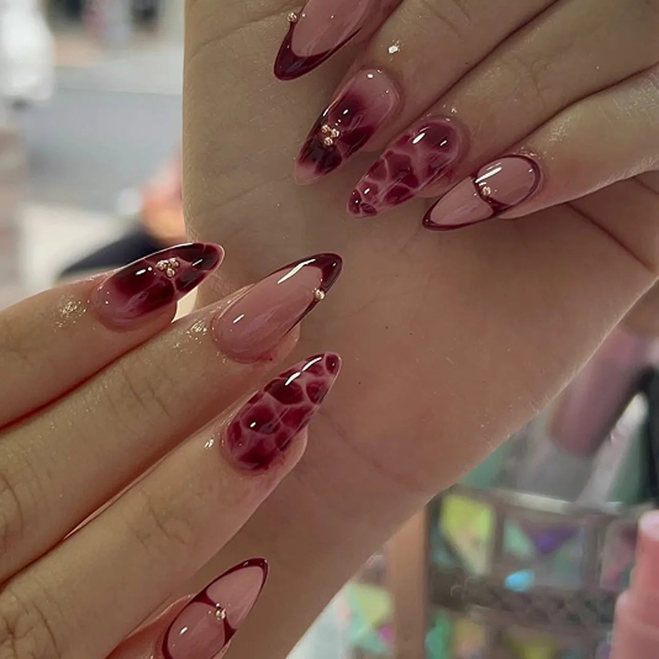 24Pcs Sweet Cool Almond Nail Set Press on Acrylic Nails 3D Floral Butterfly Fake Nail Full Cover French Tip Artificial Nails Art