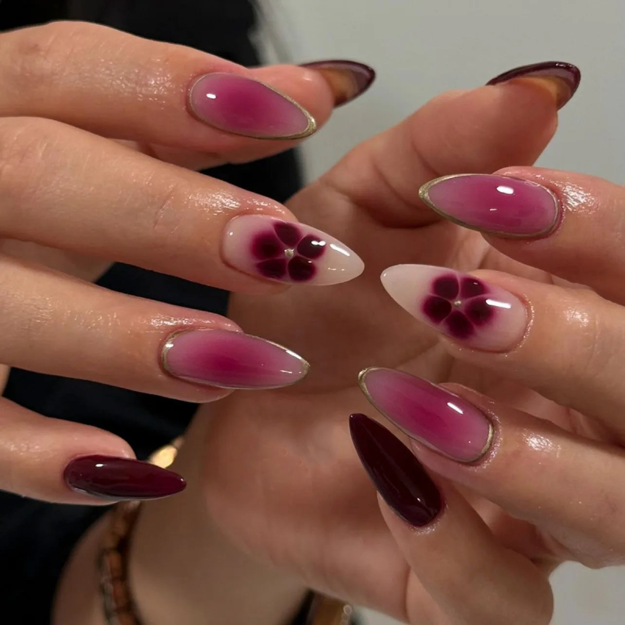 24Pcs Sweet Cool Almond Nail Set Press on Acrylic Nails 3D Floral Butterfly Fake Nail Full Cover French Tip Artificial Nails Art