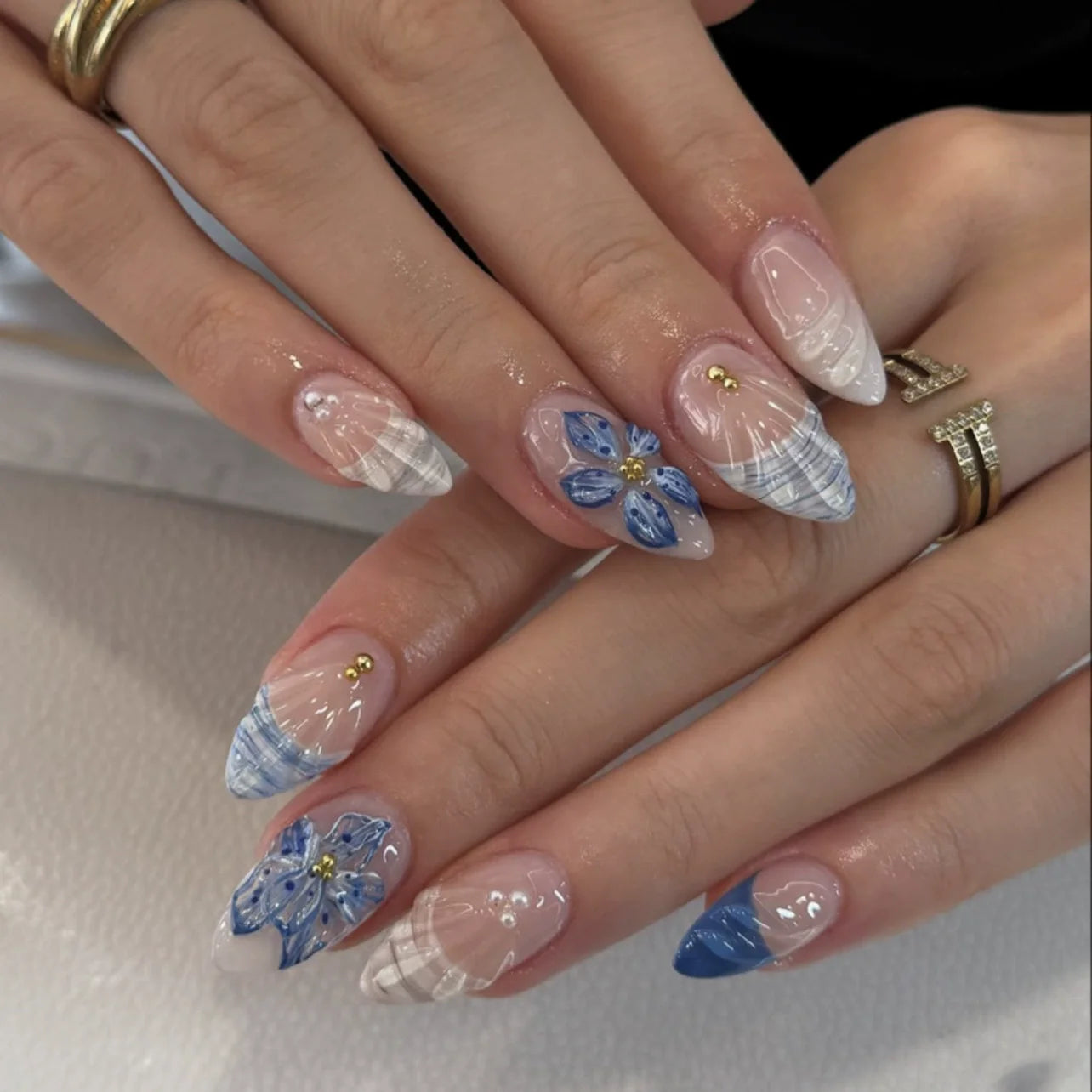 24Pcs Sweet Cool Almond Nail Set Press on Acrylic Nails 3D Floral Butterfly Fake Nail Full Cover French Tip Artificial Nails Art