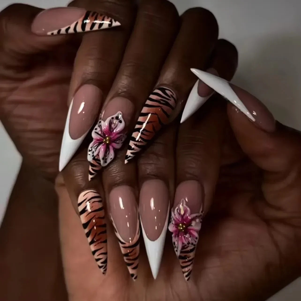 Leopard Print Long Pointed Fake Nails Cherry Flower Star Love Heart Ballet False Nails Art Charms Almond Press on Nails Manicure